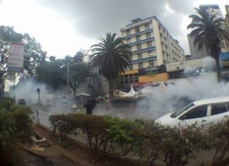 Police Fire Tear Gas at #TakeBackKenya Protesters During Jamhuri Day Celebrations 3