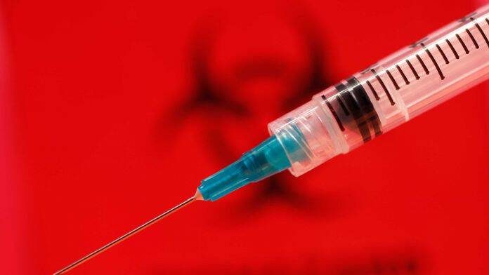 900 Pakistani children infected with AIDS after doctor reused syringe